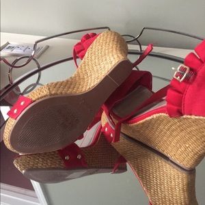 Red wedge heels
